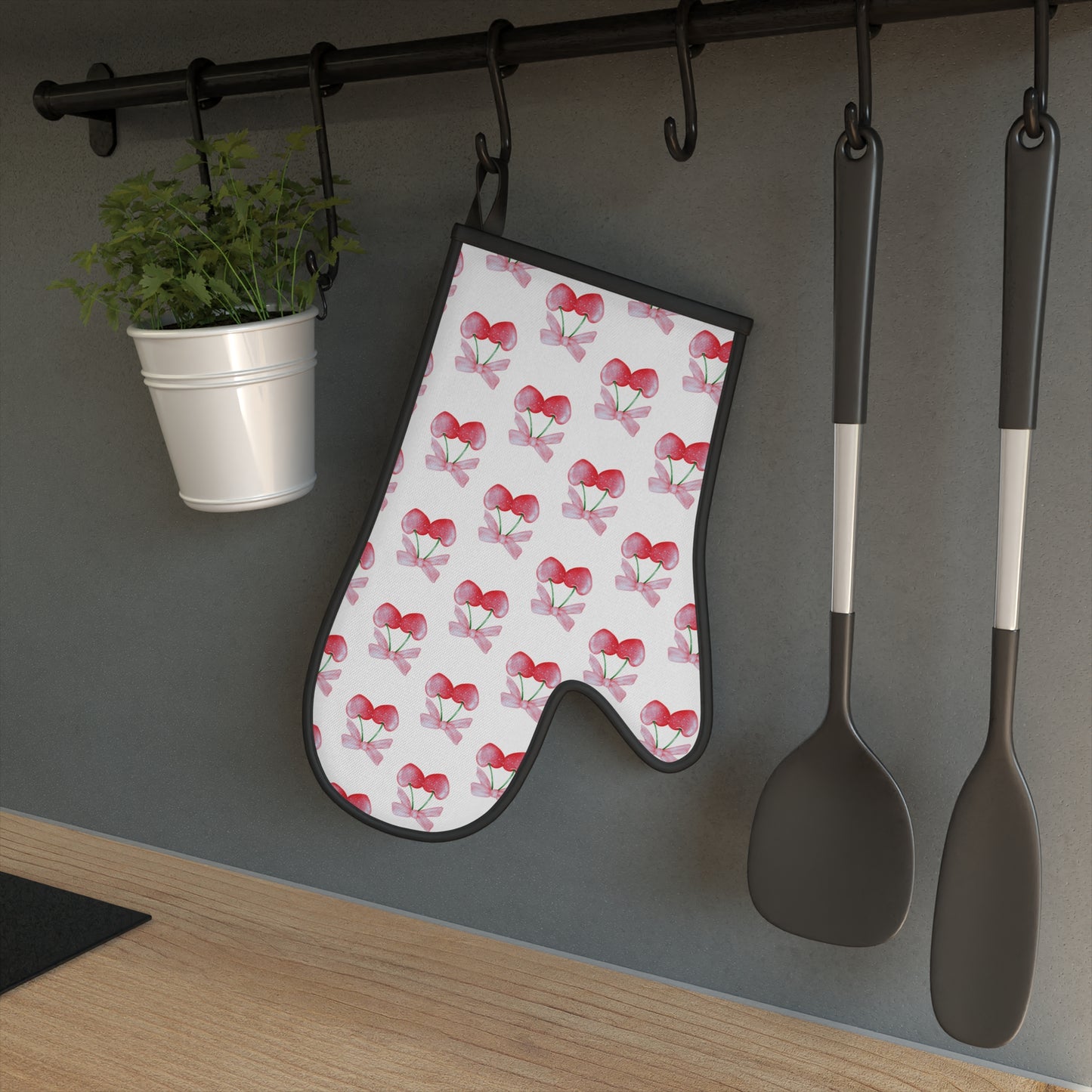 Cherry Delight Oven Mitt